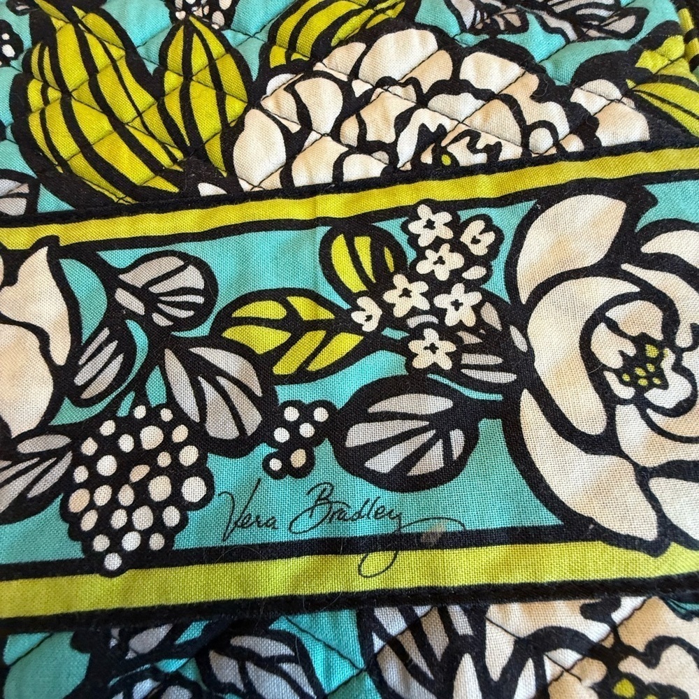 SOLD Vera Bradley Island, Bloom, 17 “ laptop sleeve case bag - Picture 5 of 9